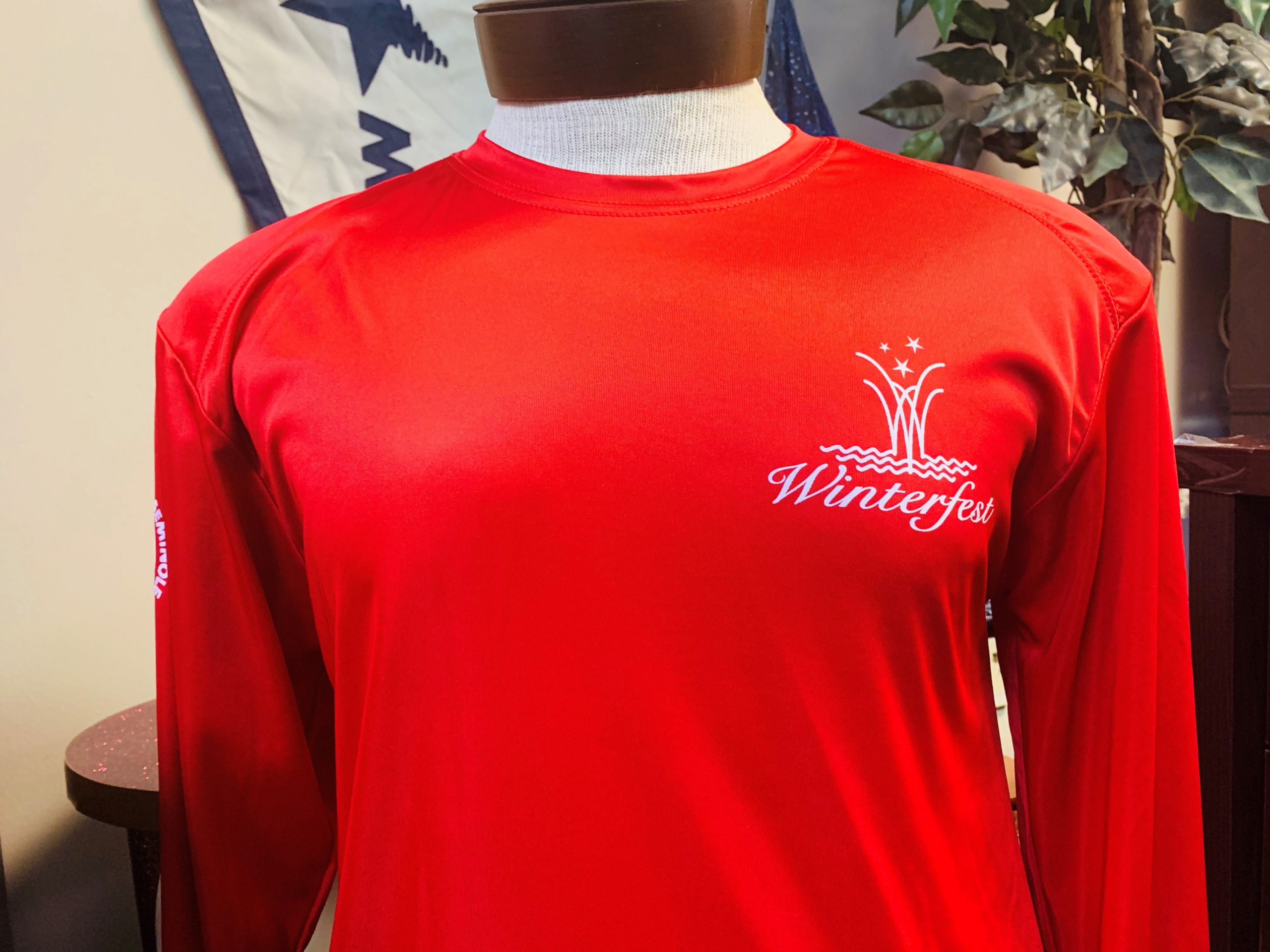 Red long sleeve and quick dry shirt front